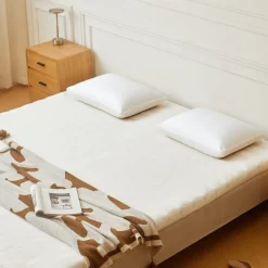 Premium Aksel hvid topmadras i memoryskum 180x200x7 cm